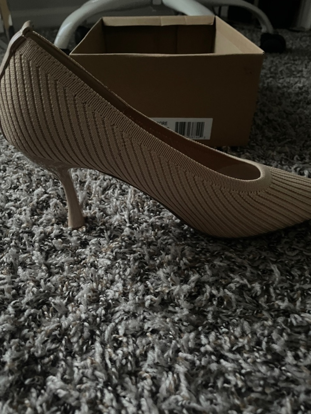CUSHIONAIRE Women's Beige Pointed Knit Heels